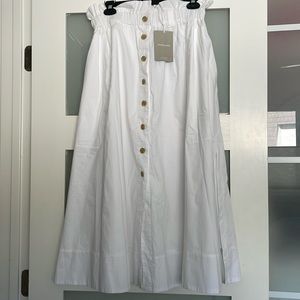 Everlane white cotton easy button front skirt.  Never worn tags on.